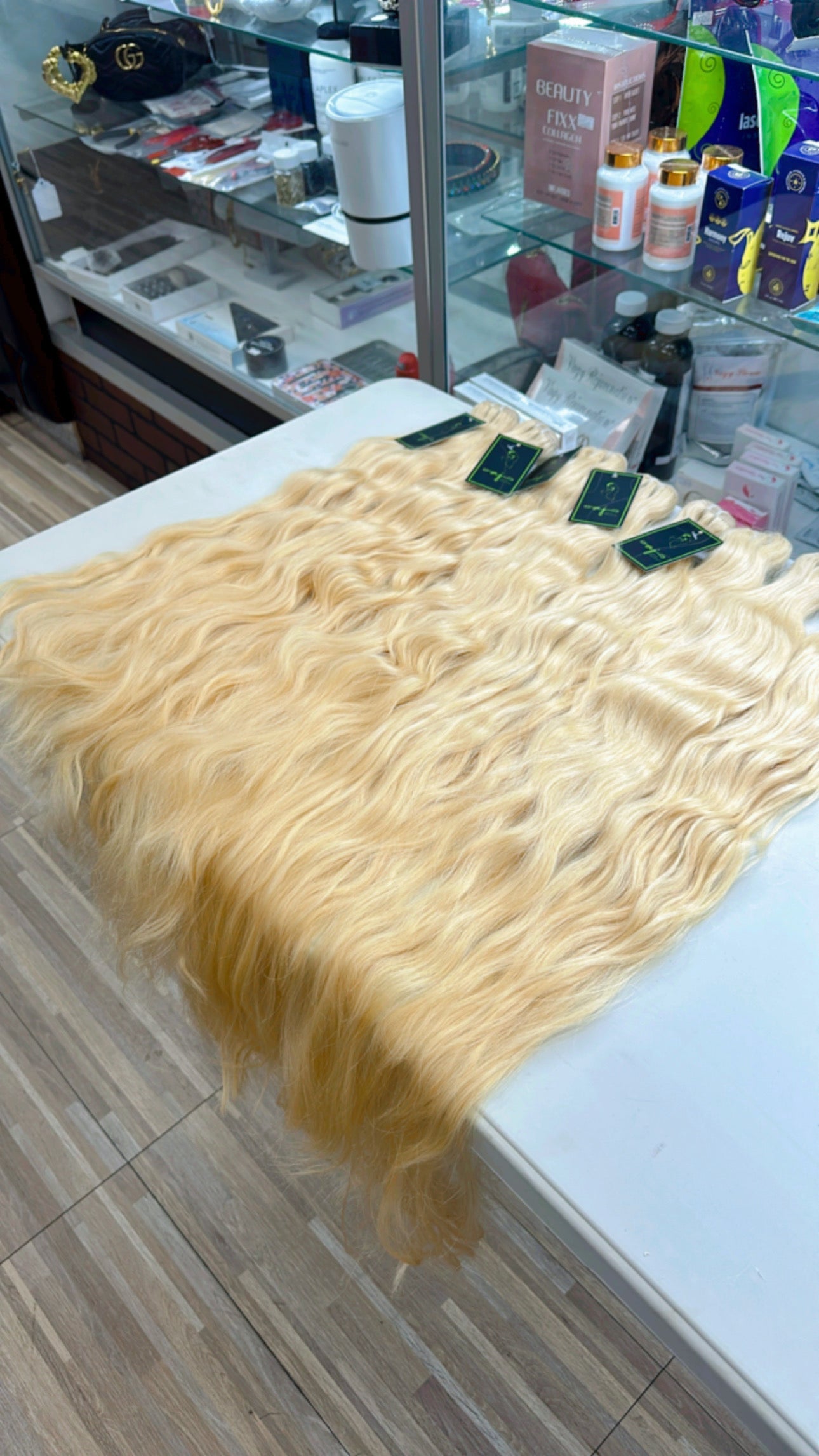 Extensiones De Cabello Rubio 613 Ondulado - AJ Hair Palace