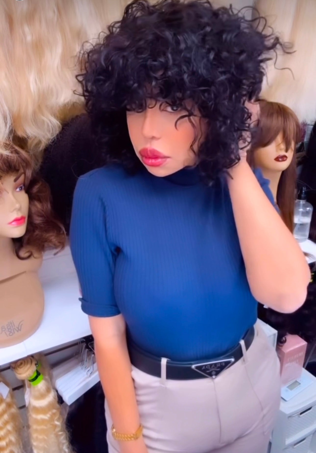 Peluca Negra De Rizos Suaves – AJ Hair Palace